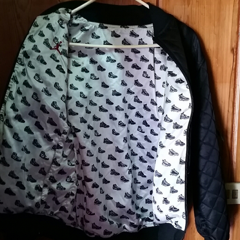 RARE!!! Authentic Reversible Jordan jacket - Picture 3 of 8